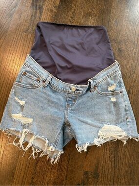 Abercrombie & Fitch Maternity Mom Shorts Size 26/2 Distressed Raw Hem Light Wash